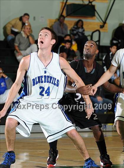 Thumbnail 2 in Natomas vs. Davis (Ram Jam Classic) photogallery.