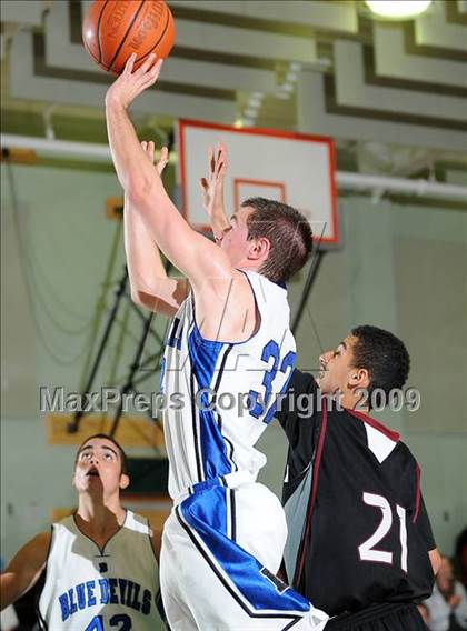 Thumbnail 3 in Natomas vs. Davis (Ram Jam Classic) photogallery.