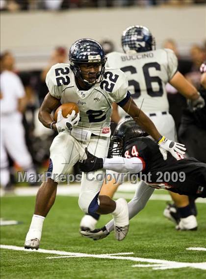 Thumbnail 2 in Flower Mound vs. Trinity (Texas 5A D1 Bi-District Playoffs) photogallery.