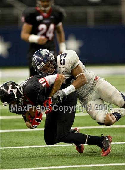 Thumbnail 2 in Flower Mound vs. Trinity (Texas 5A D1 Bi-District Playoffs) photogallery.