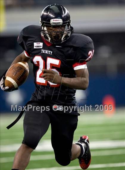 Thumbnail 3 in Flower Mound vs. Trinity (Texas 5A D1 Bi-District Playoffs) photogallery.