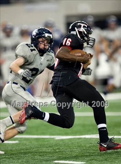 Thumbnail 3 in Flower Mound vs. Trinity (Texas 5A D1 Bi-District Playoffs) photogallery.