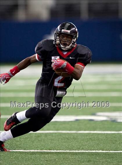 Thumbnail 2 in Flower Mound vs. Trinity (Texas 5A D1 Bi-District Playoffs) photogallery.