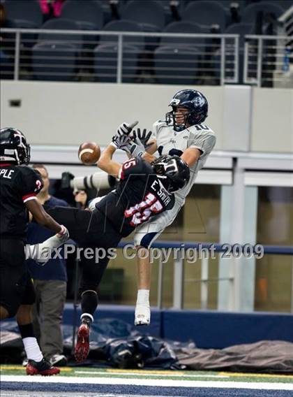 Thumbnail 2 in Flower Mound vs. Trinity (Texas 5A D1 Bi-District Playoffs) photogallery.
