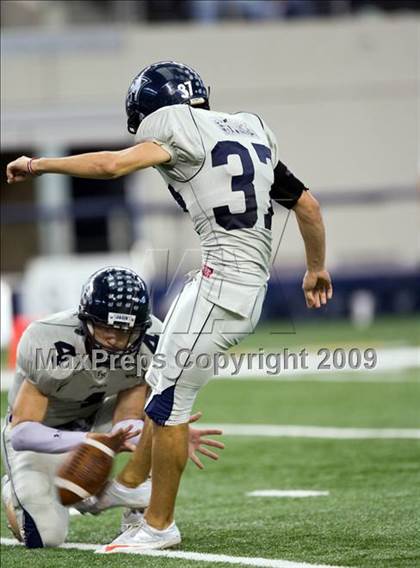 Thumbnail 3 in Flower Mound vs. Trinity (Texas 5A D1 Bi-District Playoffs) photogallery.