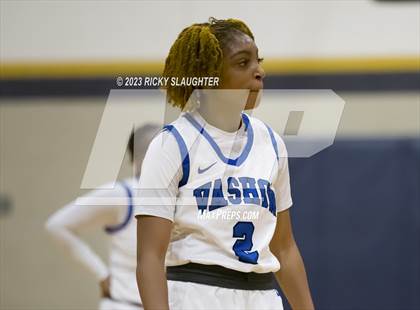 Thumbnail 1 in Vashon vs. Springfield Southeast photogallery.