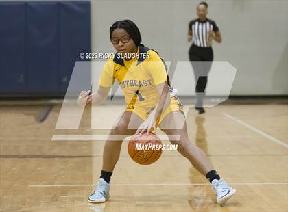 Thumbnail 2 in Vashon vs. Springfield Southeast photogallery.