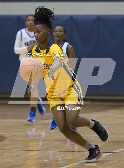 Thumbnail 3 in Vashon vs. Springfield Southeast photogallery.