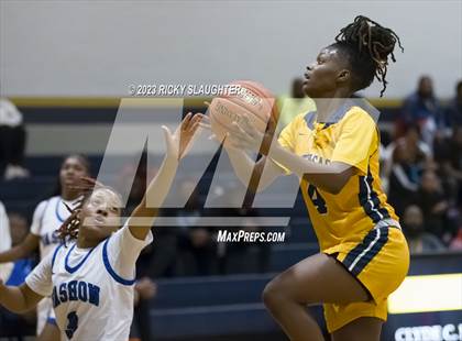 Thumbnail 2 in Vashon vs. Springfield Southeast photogallery.