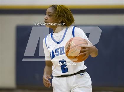 Thumbnail 1 in Vashon vs. Springfield Southeast photogallery.