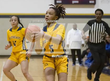 Thumbnail 2 in Vashon vs. Springfield Southeast photogallery.