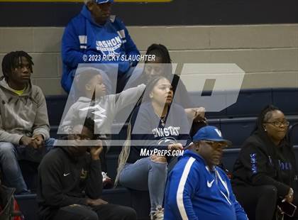 Thumbnail 2 in Vashon vs. Springfield Southeast photogallery.