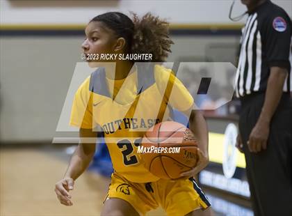 Thumbnail 3 in Vashon vs. Springfield Southeast photogallery.