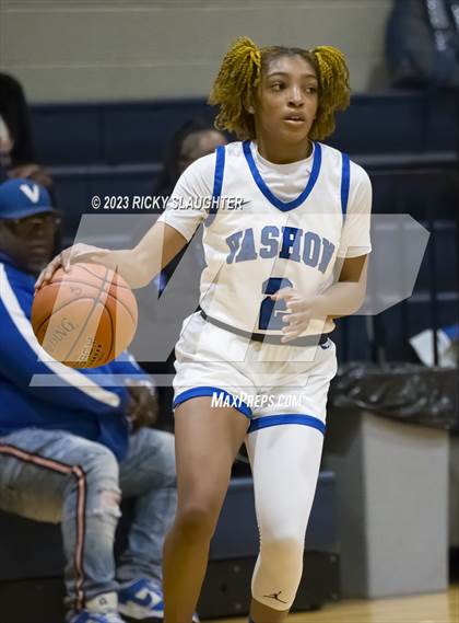 Thumbnail 2 in Vashon vs. Springfield Southeast photogallery.