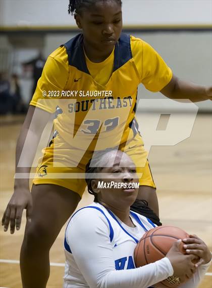 Thumbnail 2 in Vashon vs. Springfield Southeast photogallery.