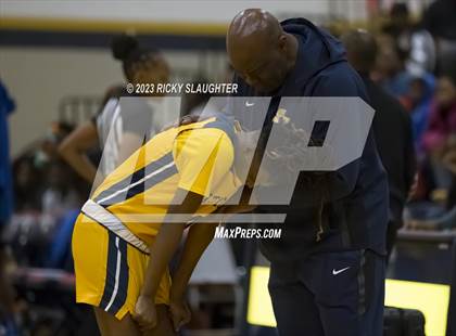 Thumbnail 2 in Vashon vs. Springfield Southeast photogallery.