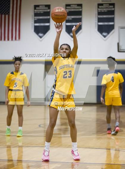 Thumbnail 2 in Vashon vs. Springfield Southeast photogallery.