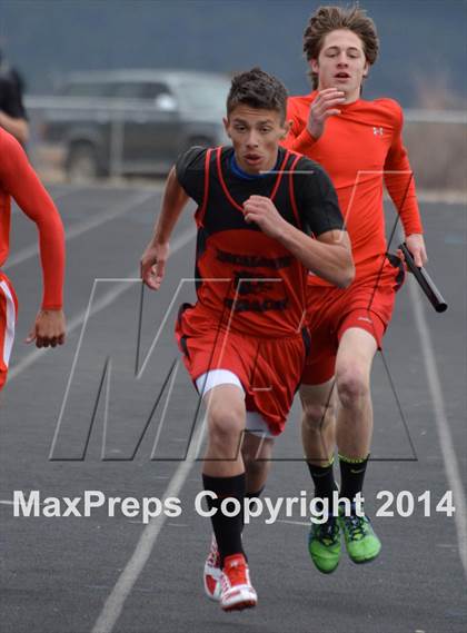 Thumbnail 2 in Questa Wildcats Relays photogallery.