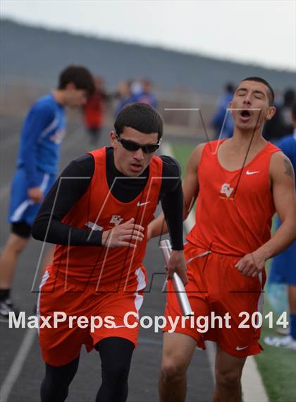 Thumbnail 1 in Questa Wildcats Relays photogallery.