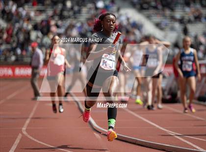 Thumbnail 2 in Penn Relays (4 X 400 Meter) photogallery.