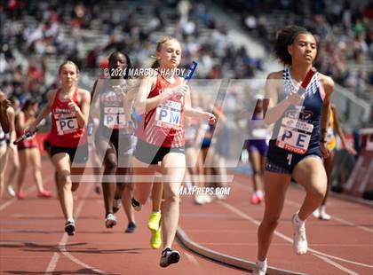 Thumbnail 1 in Penn Relays (4 X 400 Meter) photogallery.