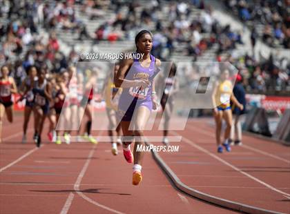 Thumbnail 2 in Penn Relays (4 X 400 Meter) photogallery.