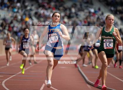 Thumbnail 3 in Penn Relays (4 X 400 Meter) photogallery.