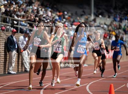 Thumbnail 2 in Penn Relays (4 X 400 Meter) photogallery.
