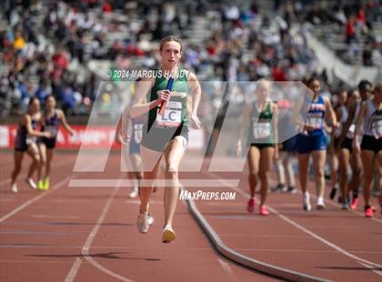 Thumbnail 2 in Penn Relays (4 X 400 Meter) photogallery.