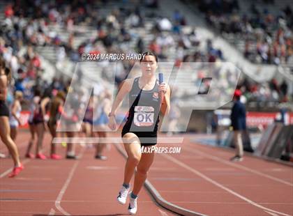 Thumbnail 2 in Penn Relays (4 X 400 Meter) photogallery.