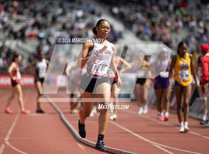 Thumbnail 3 in Penn Relays (4 X 400 Meter) photogallery.