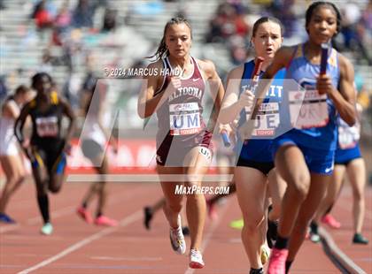 Thumbnail 1 in Penn Relays (4 X 400 Meter) photogallery.