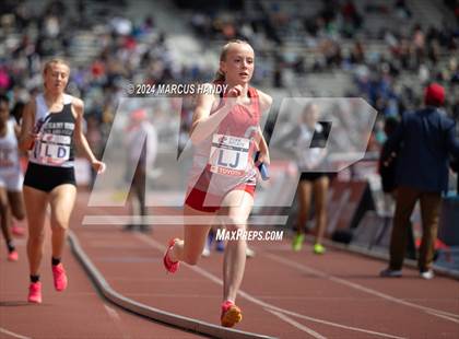 Thumbnail 2 in Penn Relays (4 X 400 Meter) photogallery.