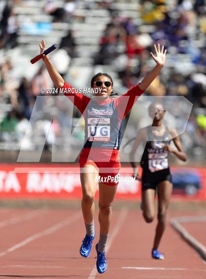 Thumbnail 3 in Penn Relays (4 X 400 Meter) photogallery.