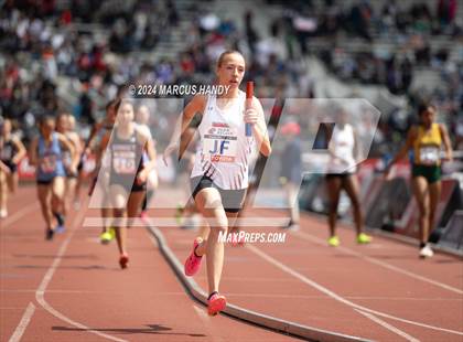 Thumbnail 2 in Penn Relays (4 X 400 Meter) photogallery.