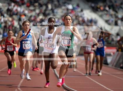 Thumbnail 2 in Penn Relays (4 X 400 Meter) photogallery.