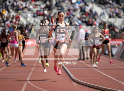 Thumbnail 2 in Penn Relays (4 X 400 Meter) photogallery.