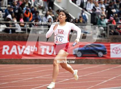 Thumbnail 2 in Penn Relays (4 X 400 Meter) photogallery.