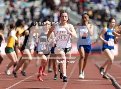 Thumbnail 2 in Penn Relays (4 X 400 Meter) photogallery.