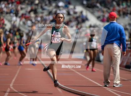 Thumbnail 2 in Penn Relays (4 X 400 Meter) photogallery.