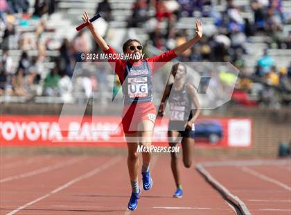 Thumbnail 2 in Penn Relays (4 X 400 Meter) photogallery.