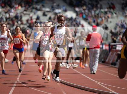 Thumbnail 2 in Penn Relays (4 X 400 Meter) photogallery.
