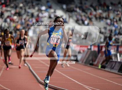 Thumbnail 2 in Penn Relays (4 X 400 Meter) photogallery.