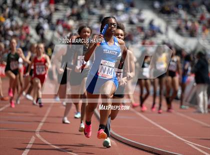 Thumbnail 2 in Penn Relays (4 X 400 Meter) photogallery.