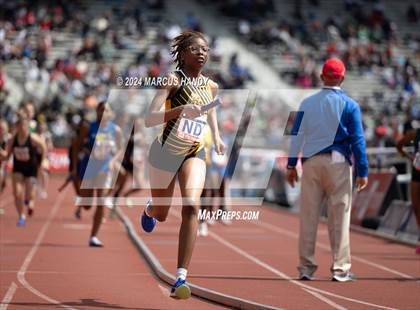 Thumbnail 3 in Penn Relays (4 X 400 Meter) photogallery.