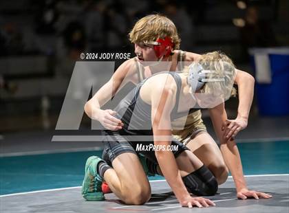 Thumbnail 2 in Farmington vs Davis  photogallery.