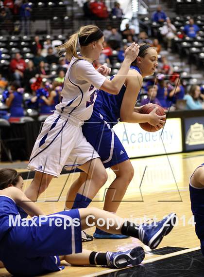 Thumbnail 3 in South vs. Washburn Rural (KSHSAA 6A Playoff) photogallery.