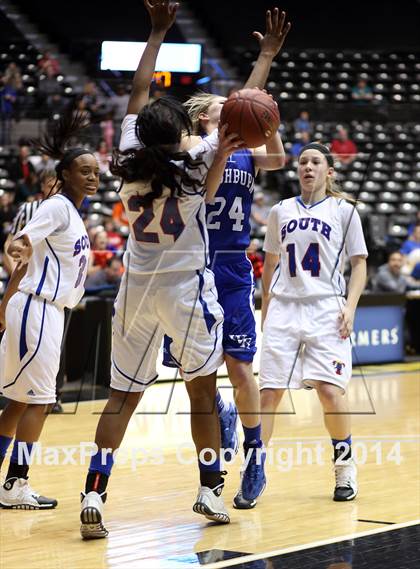 Thumbnail 1 in South vs. Washburn Rural (KSHSAA 6A Playoff) photogallery.