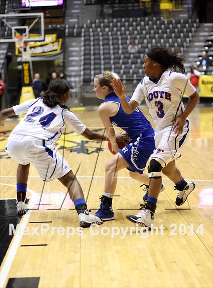Thumbnail 3 in South vs. Washburn Rural (KSHSAA 6A Playoff) photogallery.