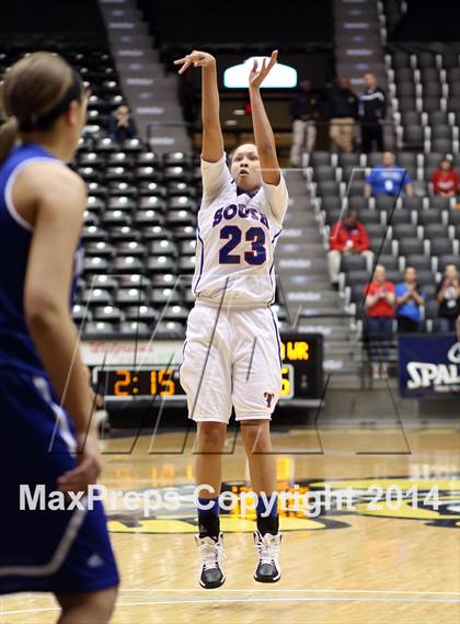 Thumbnail 1 in South vs. Washburn Rural (KSHSAA 6A Playoff) photogallery.
